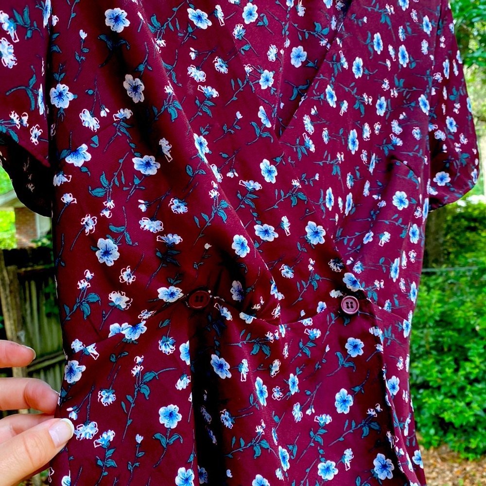 Sheer blouse with wrap around front attached by buttons. Deep V for flirty vibe! - Picture 2 of 3